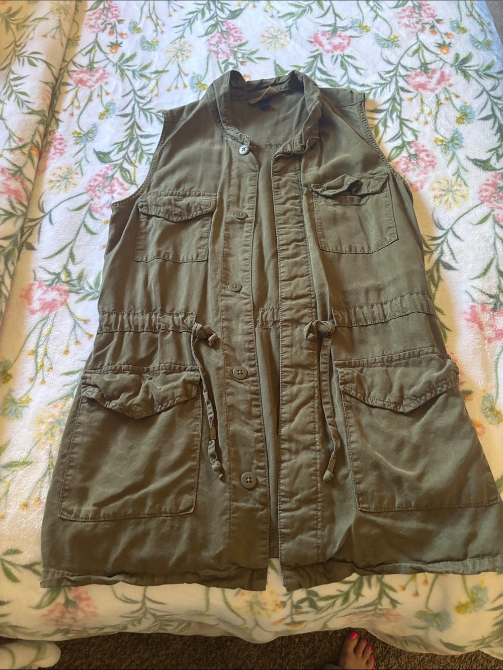 Universal Thread Olive Green Sleeveless Utility Vest